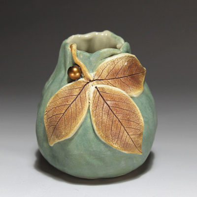 Sky porcelain pinch pot with leaves