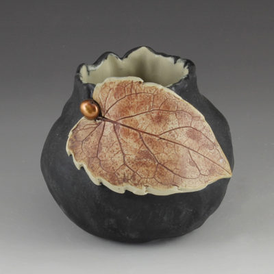 Night black leaf porcelain pinch pot 0947 copy