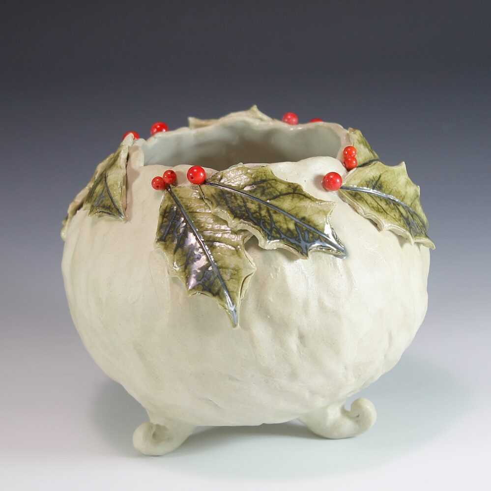 holly leaf porcelain pinch pot